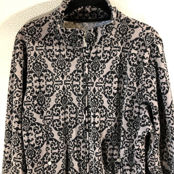 Black & Grey Damask Fleece Zipper Jacket Pockets - Picture 4 of 8